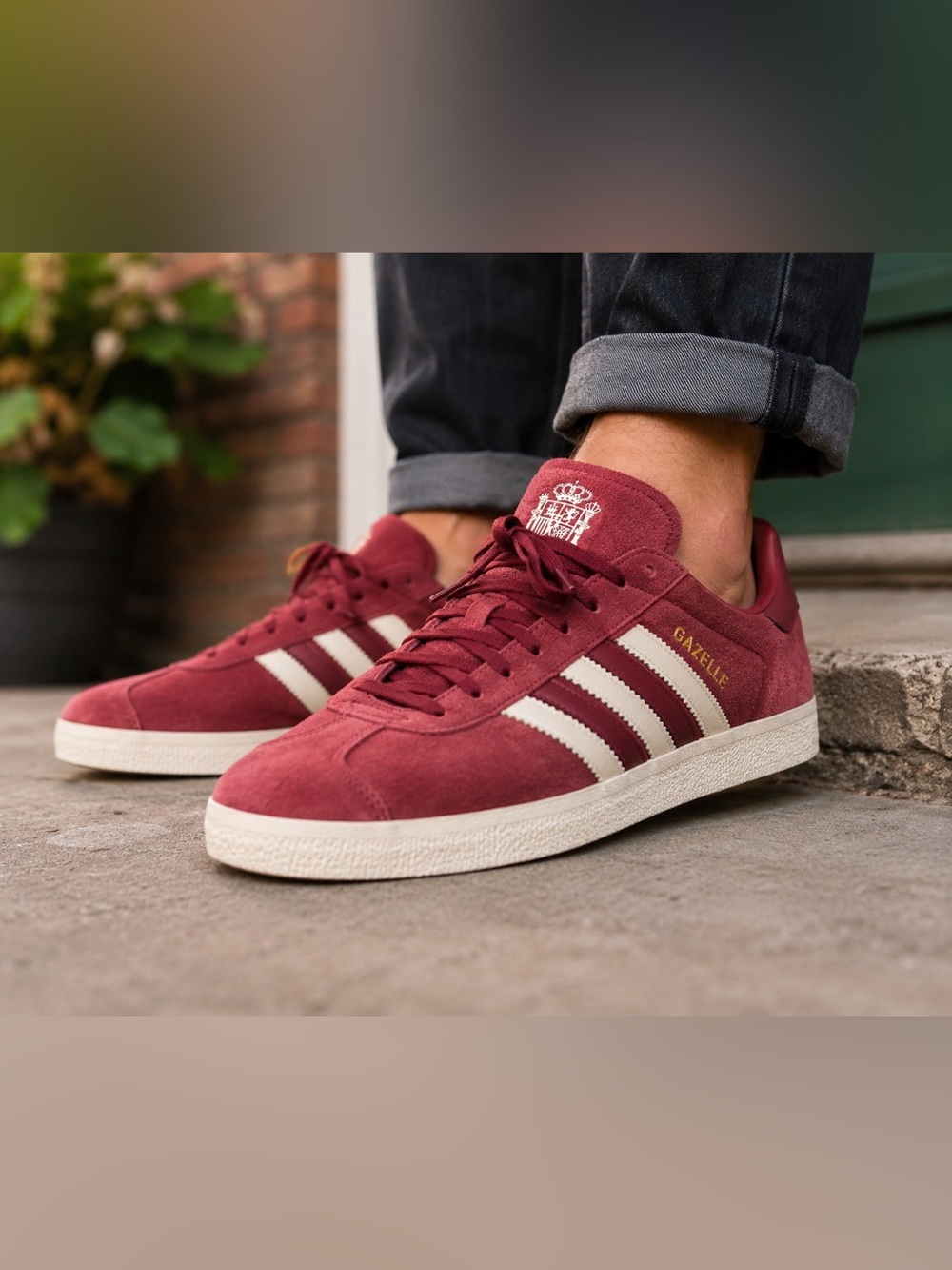 Adidas Gazelle Spain National Crest team Burgundy Suede Sneakers Men’s Size 10